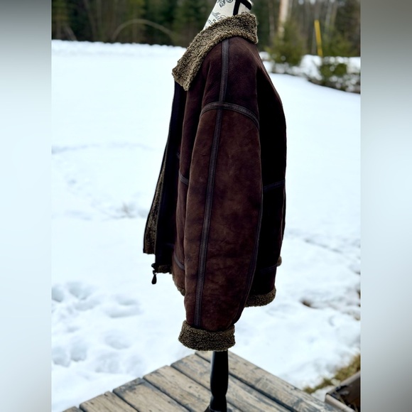 ✨ Vintage Danier Essentials Shearling Jacket ✨ - Picture 4 of 17
